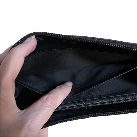 Authentic CHANEL Black Caviar Leather Zippy Wallet - Picture 4 of 13